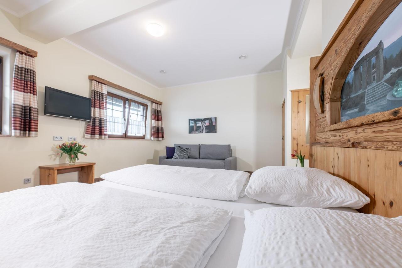 Pension Feichthub Nussbach エクステリア 写真